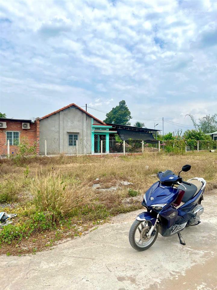 Bán lô đất 1 sẹt ngắn đường gia tân chỉ 600tr