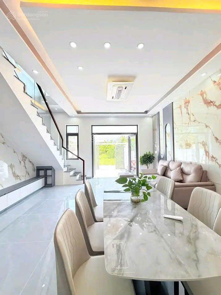 Bán căn nhà mới xây 1 sẹc đường hương lộ 2, giá 1tỷ350