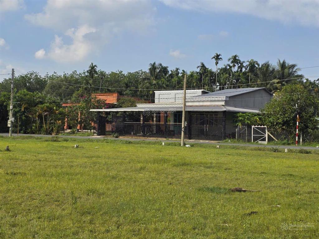 Còn lô góc 2 mặt tiền đường nhựa 300m2 giá 1tỷ3
