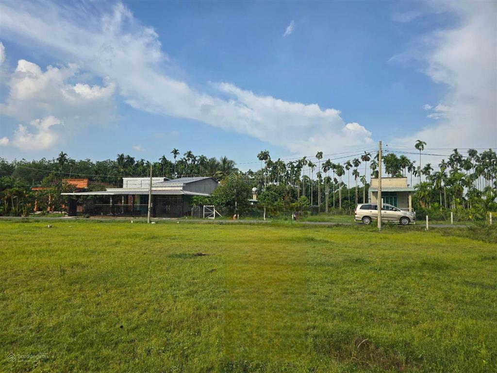 Còn lô góc 2 mặt tiền đường nhựa 300m2 giá 1tỷ3