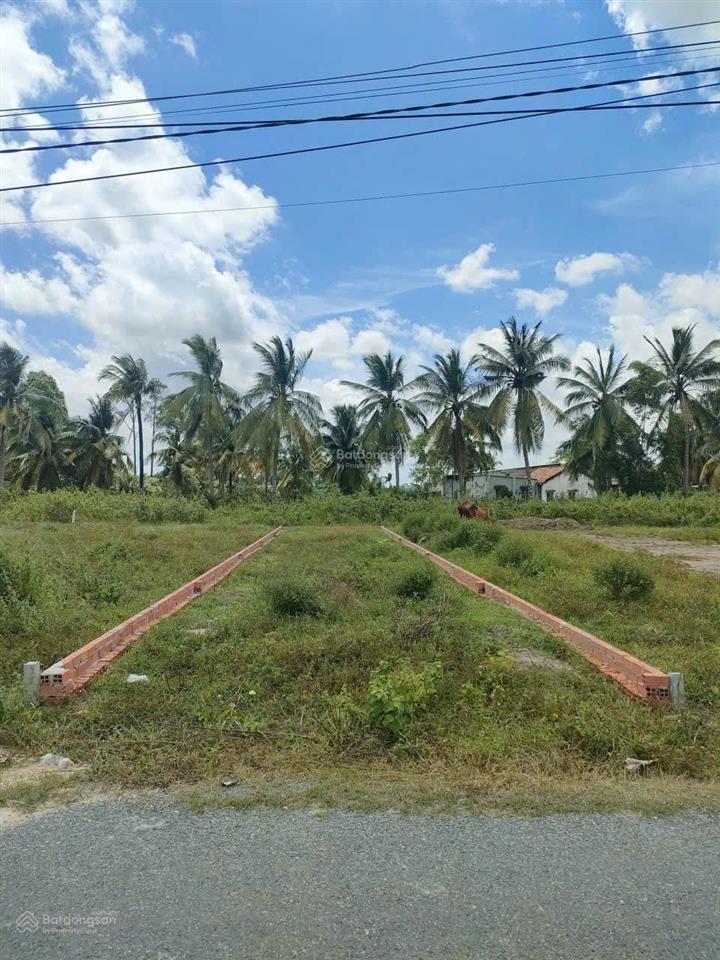Còn lô góc 2 mặt tiền đường nhựa 300m2 giá 1tỷ3