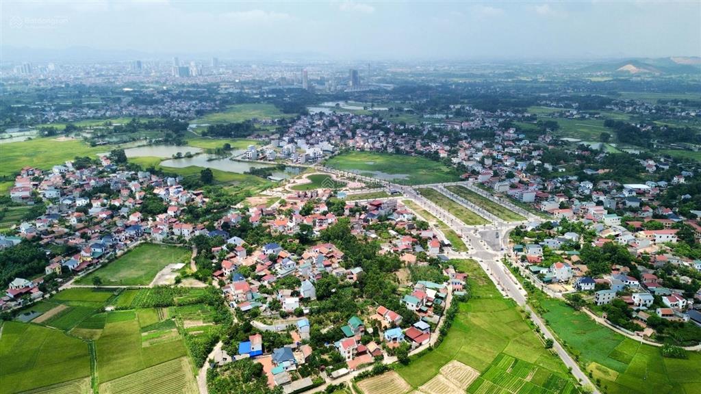 Đất liền kề kcn tiềm năng tăng giá tốt  sẵn sổ 90m2  dân cư đông  kinh doanh sầm uất