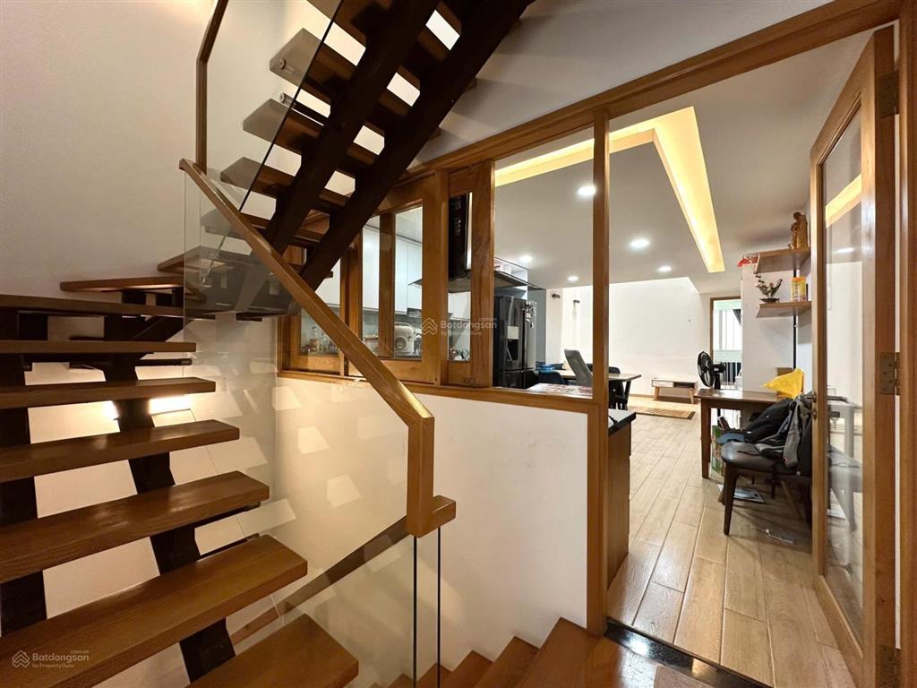 Giảm giá sâu nhà trung tâm q1 sài gòn dt 4,2x16=68m2, nhà 4 tầng, full nội thất