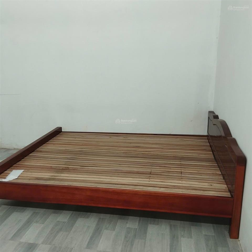 Cho thuê nhà cấp 4 (2 phòng ngủ hoặc chuyển 1n1k) chính chủ. có chỗ đe ô tô ngày đêm