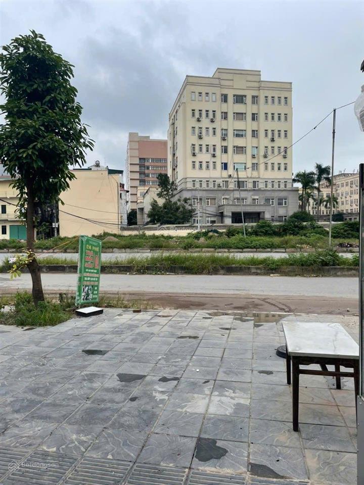 Cho thuê nhà cấp 4 (2 phòng ngủ hoặc chuyển 1n1k) chính chủ. có chỗ đe ô tô ngày đêm
