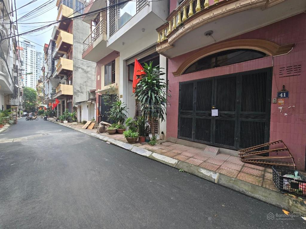 12.6 tỷ  50m2 đất phân lô, mt 4m, ô tô vào nhà, gần goldmark city