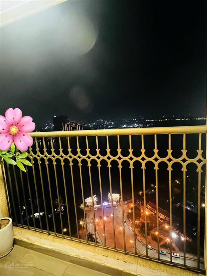 D’el dorado lạc long quân, cho thuê căn hộ 81m2, 2pn, view trọn hồ tây, full nội thất và thiết bị