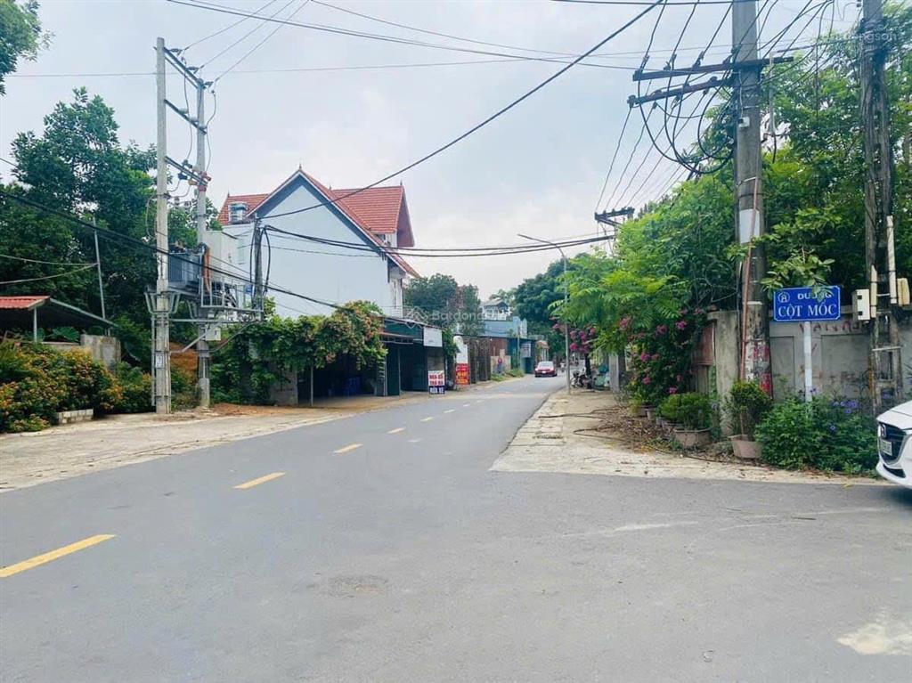 Cần bán gấp 100m2 giá 1ty4 cách tỉnh lộ 413 đúng 300m , gần các cụm đh, đất đô thị