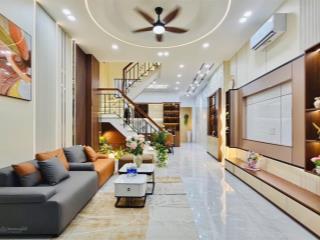 Nhà đẹp  70m2  3 tầng lầu, sân thượng  ngay emart  vài bước ra mt  full nội thất  chỉ 7.x tỷ