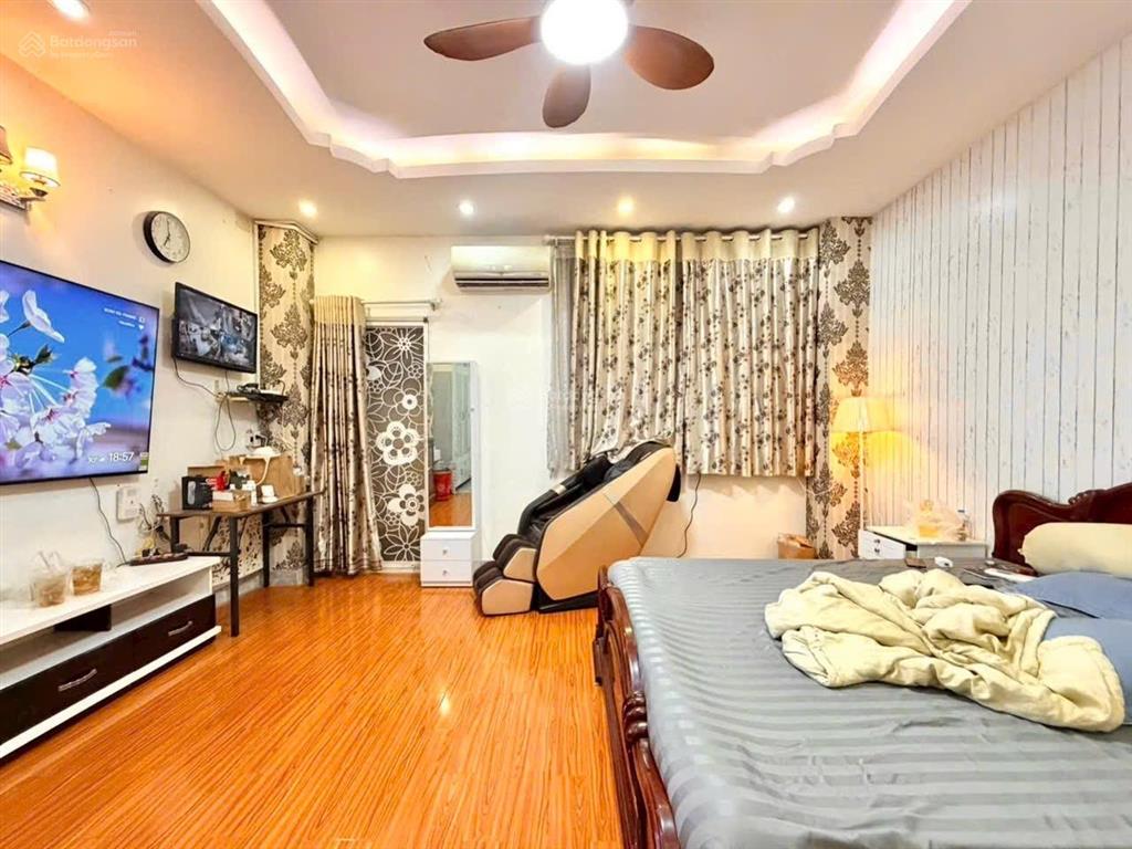 Chính chủ xây tâm huyết  5 tầng lầu  ngang 5.2m  oto ngủ trong nhà  ngay cv gia định