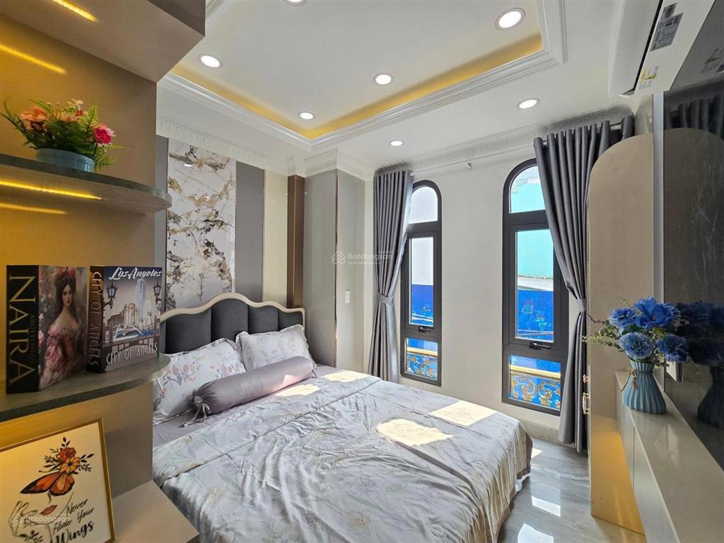5 tầng thang máy (hiếm trong phân khúc)  hẻm nhựa xe hơi đỗ cửa  ngang gần 7m  quang trung, gv