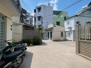 Hẻm xe hơi thông tứ tung  ngay chợ cây quéo, bình thạnh  chủ kỹ còn rất mới vào là ở được luôn