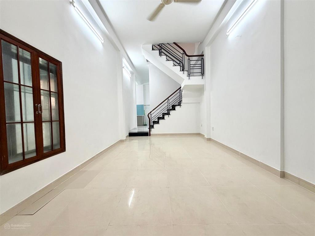 Xe hơi đưa đón tận nhà  46m²  2 tầng đúc (có pn trệt)  phan văn trị, bình thạnh