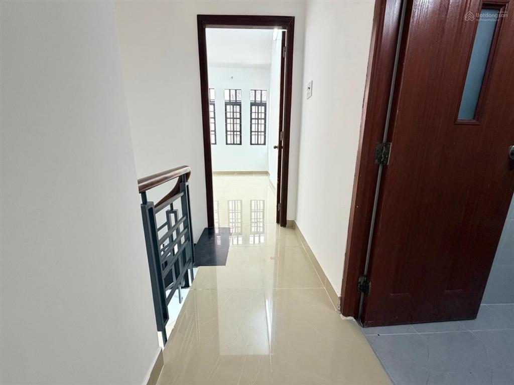 Xe hơi đưa đón tận nhà  46m²  2 tầng đúc (có pn trệt)  phan văn trị, bình thạnh