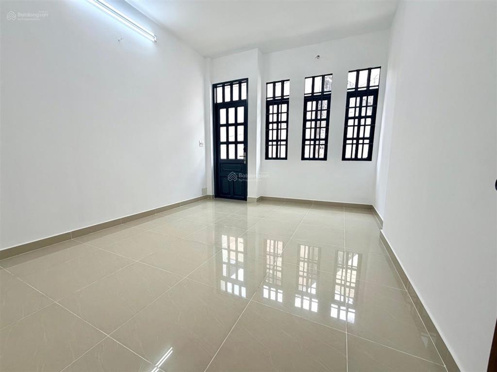 Xe hơi đưa đón tận nhà  46m²  2 tầng đúc (có pn trệt)  phan văn trị, bình thạnh
