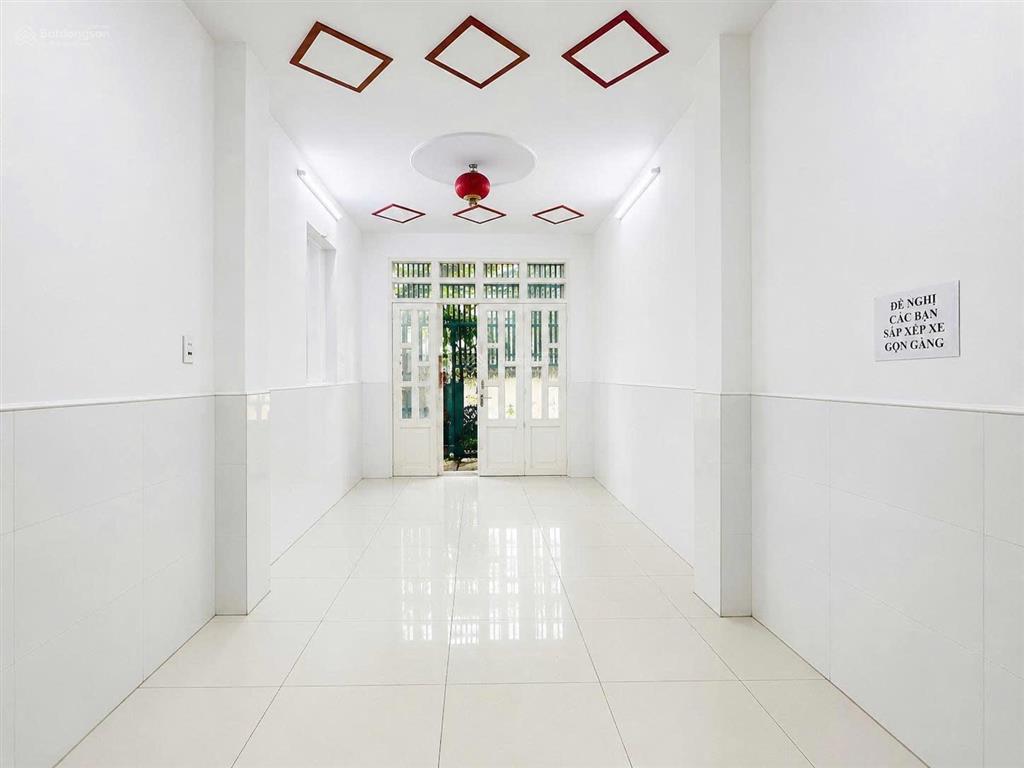 2 mặt hẻm sát oto thông hoàng hoa thám  57m2  3 tầng  có thể chia thành 2 căn