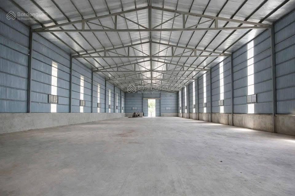 Cho thuê kho xưởng 1200m2, cầu phùng, đan phượng, xuất vat, pccc kiểm định, điện 3 pha 600a, 80k/m2