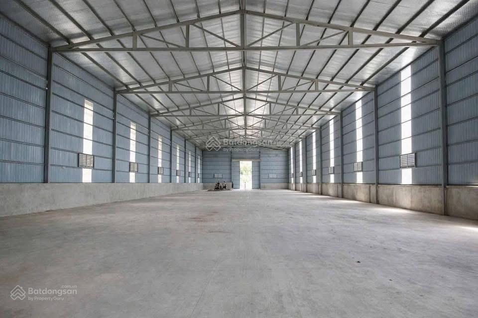 Cho thuê xưởng khu yên sở  hoài đức 1800m2 giá chỉ 40k. điện 3 pha, xe cont đỗ cửa