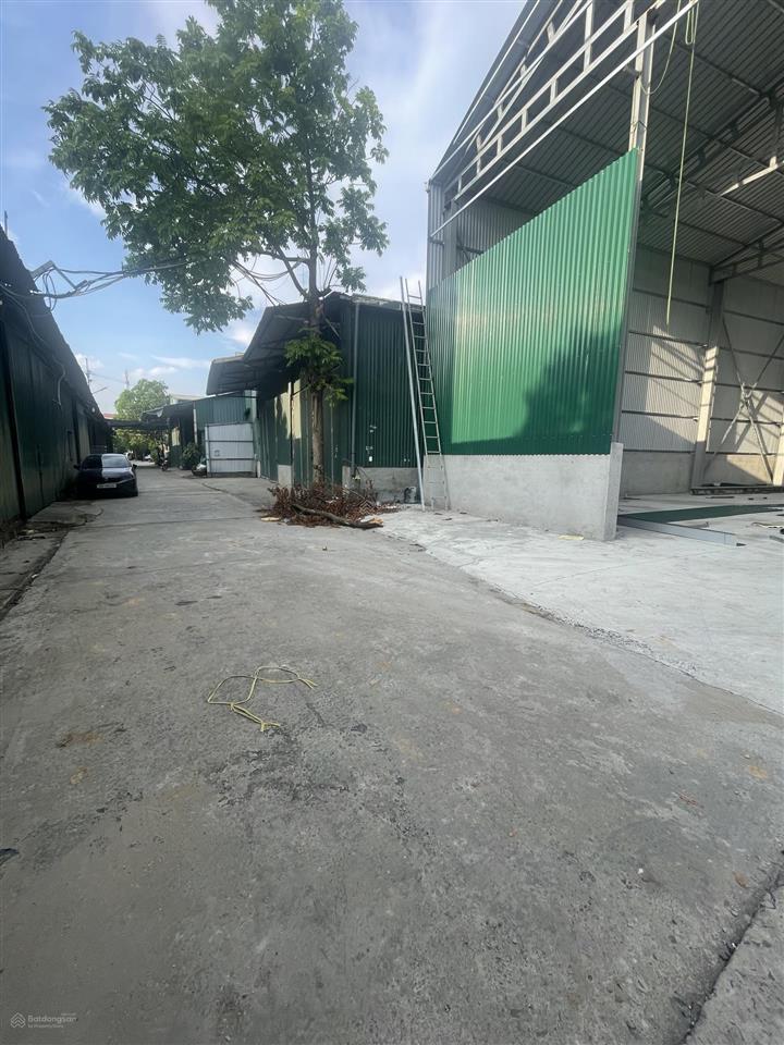 Cho thuê xưởng khu yên sở  hoài đức 1800m2 giá chỉ 40k. điện 3 pha, xe cont đỗ cửa