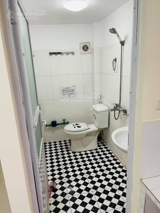 Cho thuê phòng ngõ 155 cầu giấy, 20m2 đủ đồ, có cửa sổ, 3tr/tháng