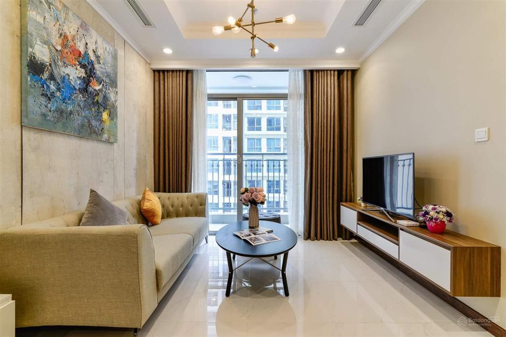 Bán cc 17t5 hoàng đạo thúy  cầu giấy, dt 151m2. 3pn, 2wc 10,8 tỷ, ban công đn.  0396 592 ***