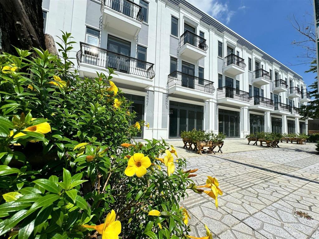 Bán biệt thự tại khu đô thị sinh thái chánh mỹ, 28 triệu/m2, 300m2, giá ưu đãi gồm cả nhà + đất