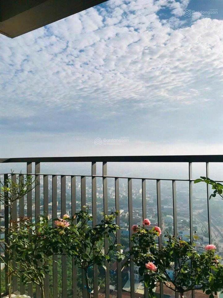 Chính chủ gửi bán căn hộ 85m2, 2pn2wc, view landmark 81, nhà ở ngay !! cách tttm gigamall 7 phút