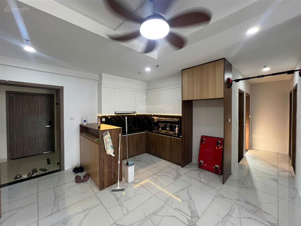 Chính chủ gửi bán căn 3pn2wc  100m2, sổ hồng riêng  4.78 tỷ ,view thoáng mát, tặng nội thất đẹp!!