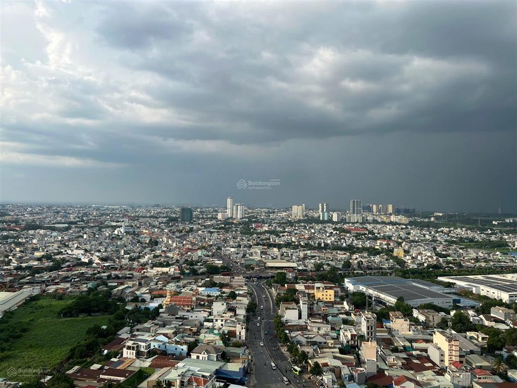 Chính chủ gửi bán căn 3pn2wc  100m2, sổ hồng riêng  4.78 tỷ ,view thoáng mát, tặng nội thất đẹp!!