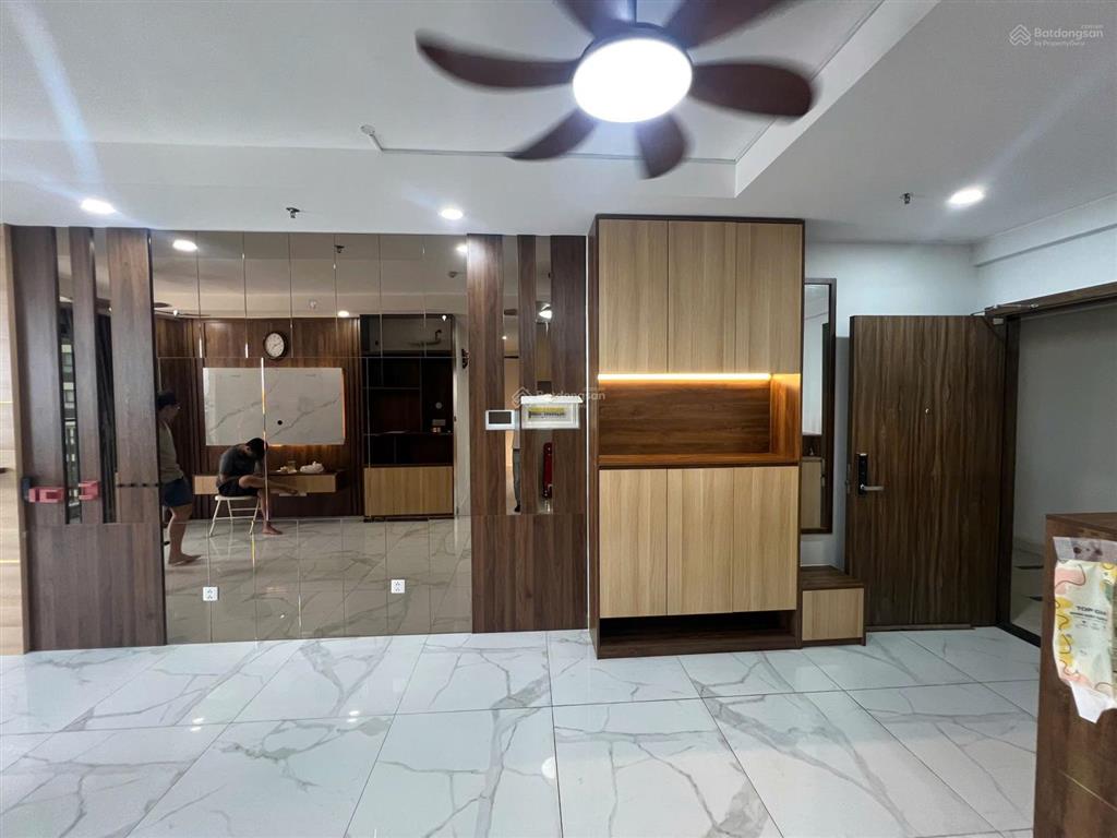 Chính chủ gửi bán căn 3pn2wc  100m2, sổ hồng riêng  4.78 tỷ ,view thoáng mát, tặng nội thất đẹp!!