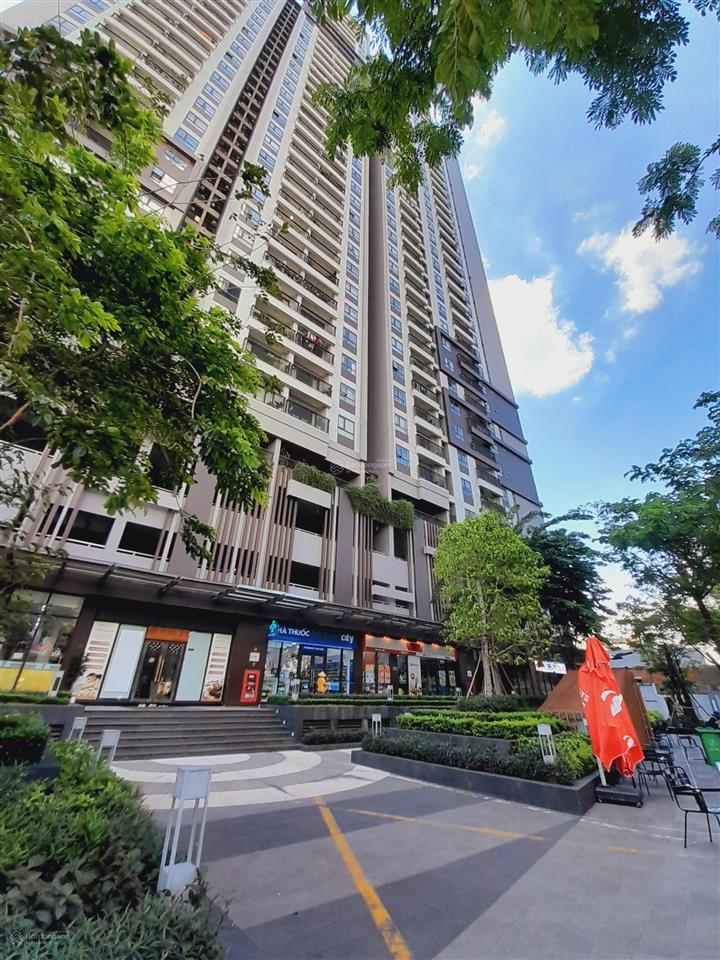 Chính chủ gửi bán căn hộ 3pn2wc  tặng full nội thất đẹp, sổ hồng riêng  4.75 tỷ, view landmark 81