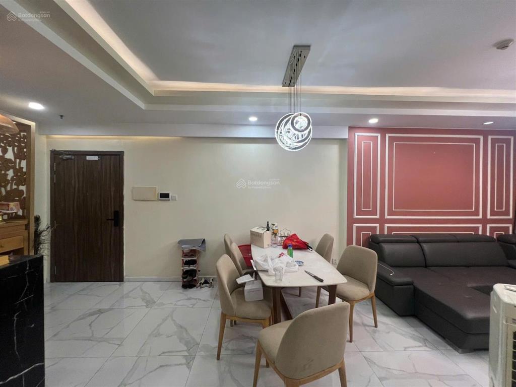 Chính chủ gửi bán căn hộ 3pn2wc  tặng full nội thất đẹp, sổ hồng riêng  4.75 tỷ, view landmark 81