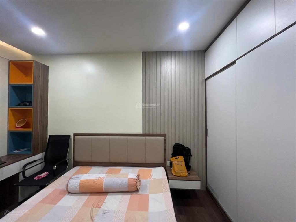 Chính chủ gửi bán căn hộ 3pn2wc  tặng full nội thất đẹp, sổ hồng riêng  4.75 tỷ, view landmark 81