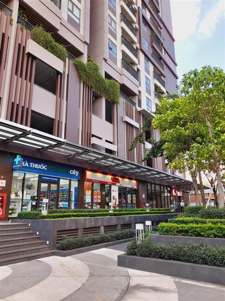 Chính chủ gửi bán căn hộ 3pn2wc  tặng full nội thất đẹp, sổ hồng riêng  4.75 tỷ, view landmark 81