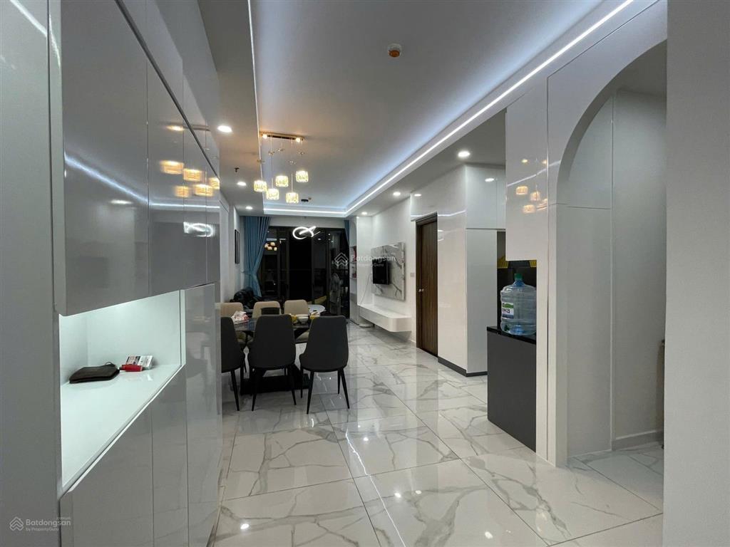 Chính chủ gửi bán căn 85m2 2pn2wc, sổ hồng sẵn,tầng thấp đẹp với 3.99 tỷ tặng full nội thất đẹp !