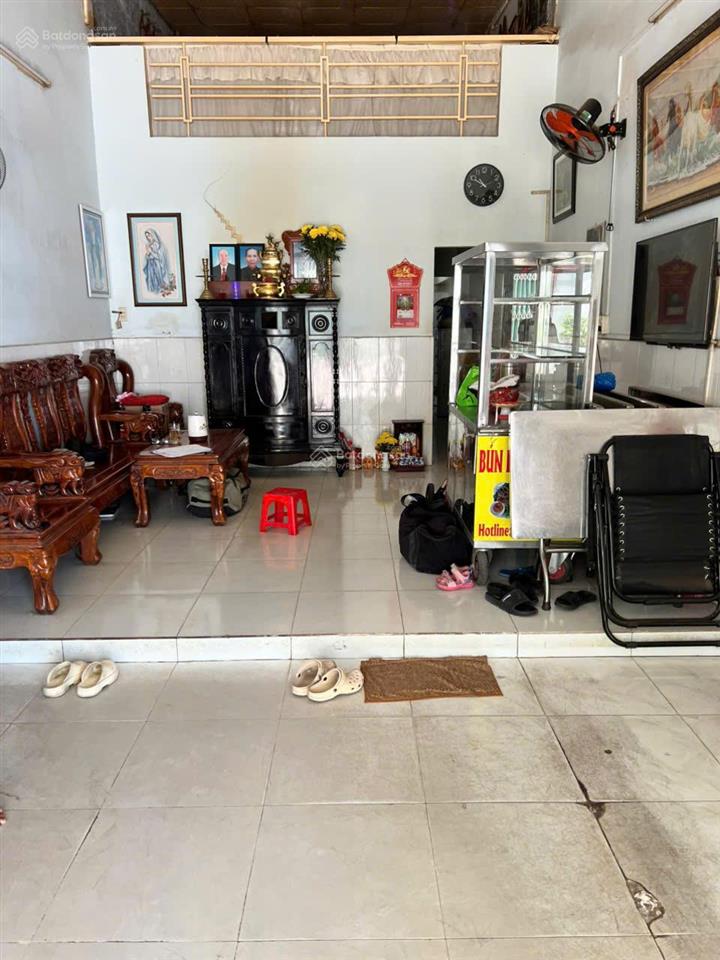 Bán nhà hẻm xe hơi thông ngang 4.2m đường d5 nhà c4 tiện xây mới gần đại học ngoại thương