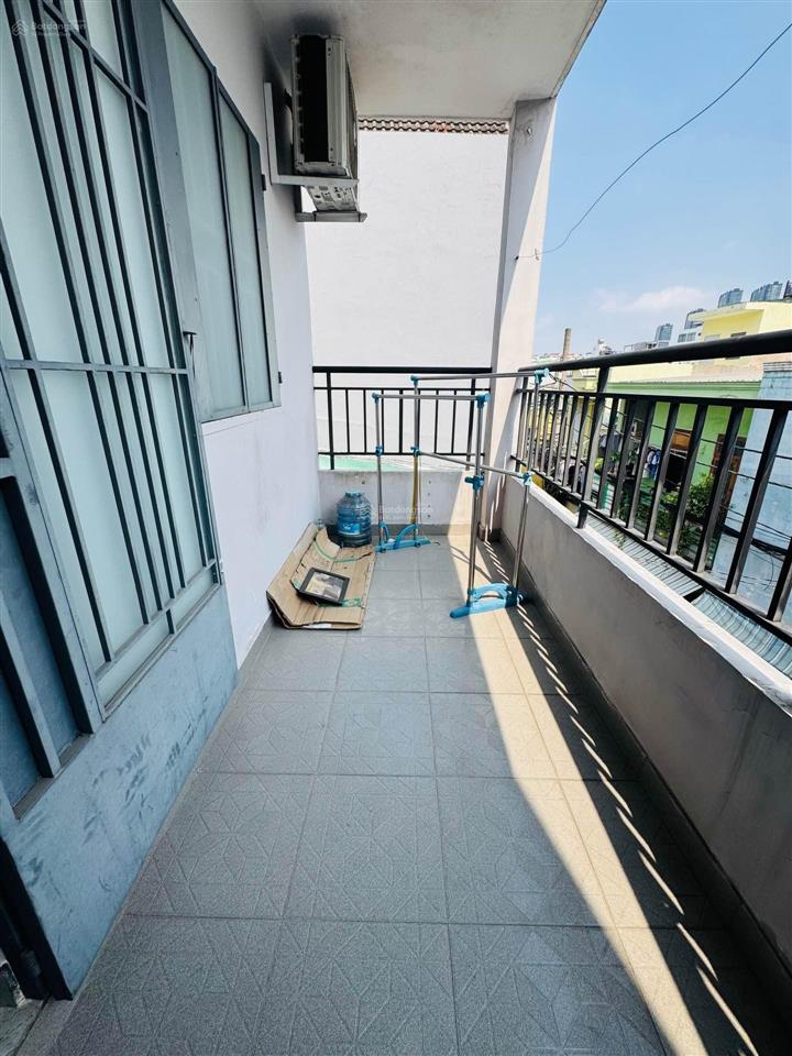 Nhà 3 tầng nguyễn cữu vân thông điện biên phủ, bình thạnh giáp q1  xe tải tới cửa  5pn  8.6 tỷ