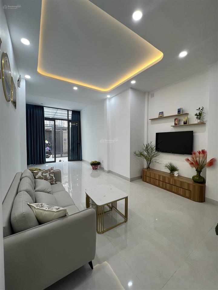 Nhà đẹp 2 tầng 60m2  3pn  xvnt bình thạnh  sát q1  chỉ 6.4 tỷ  hoàn công đủ