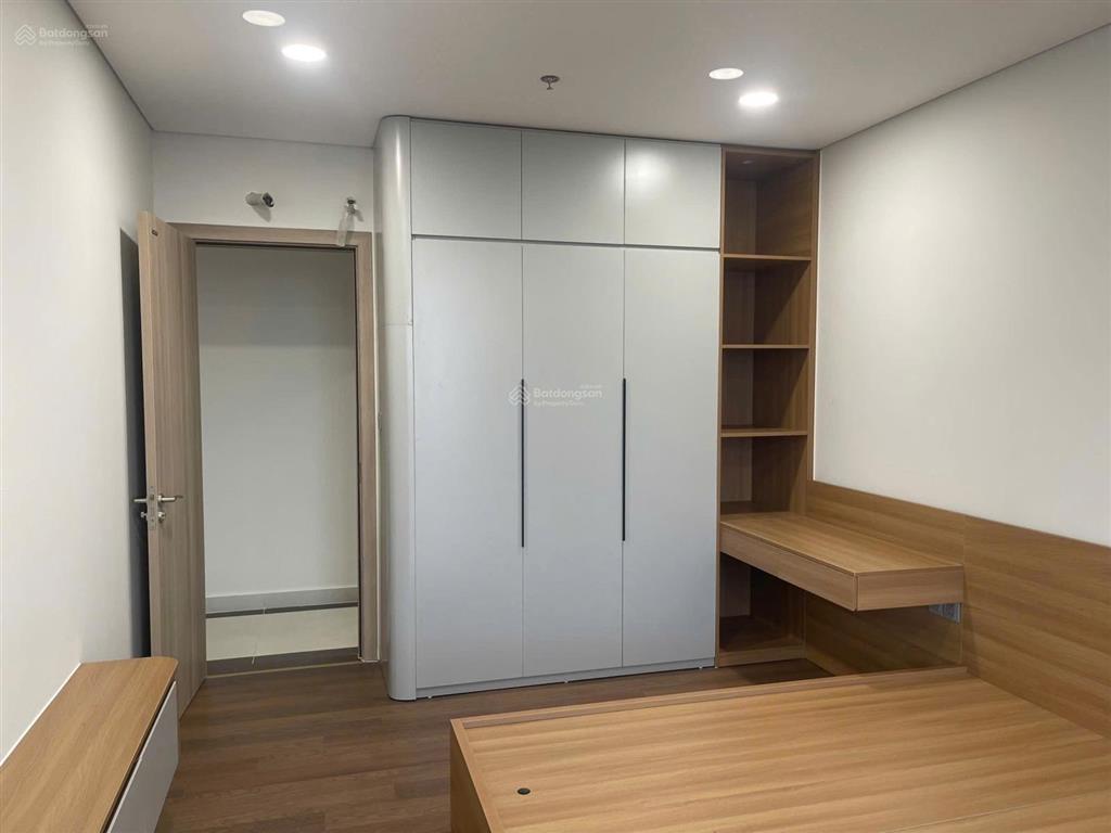 Chị tôi cần bán căn 2n2vs,bc đông nam 77m giá5.7 tỷ và căn 3n3vs,120m giá7.5 tỷ tại khai sơn city