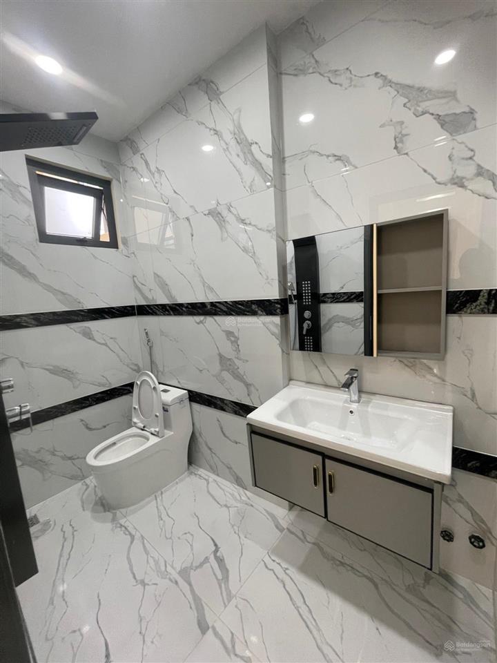 Mặt tiền hẻm kinh doanh 10m chỉ 50m ra lê thị hà thông tô ký