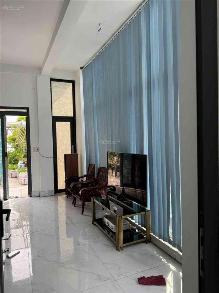 Mặt tiền kinh doanh 2 mặt tiền thoáng đẹp đang cho thuê 10 tr/tháng