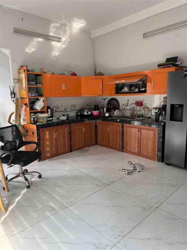 Mặt tiền kinh doanh 2 mặt tiền thoáng đẹp đang cho thuê 10 tr/tháng