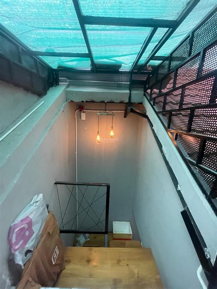 Nhà chính chủ ngang khủng 10m  vị trí vip ngay ngã tư trung chánh 1/ nguyễn ảnh thủ