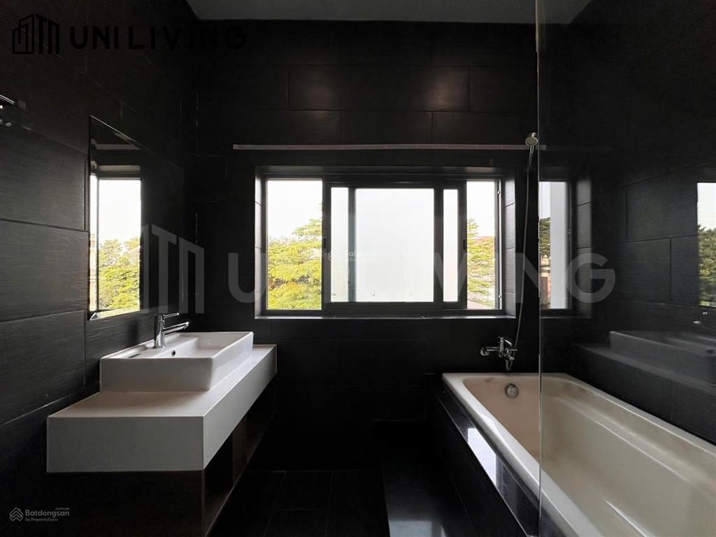 Studio 35m2 vibe tối giản có bồn tắm nhiều ánh sáng ở quận 2 510p vào q1