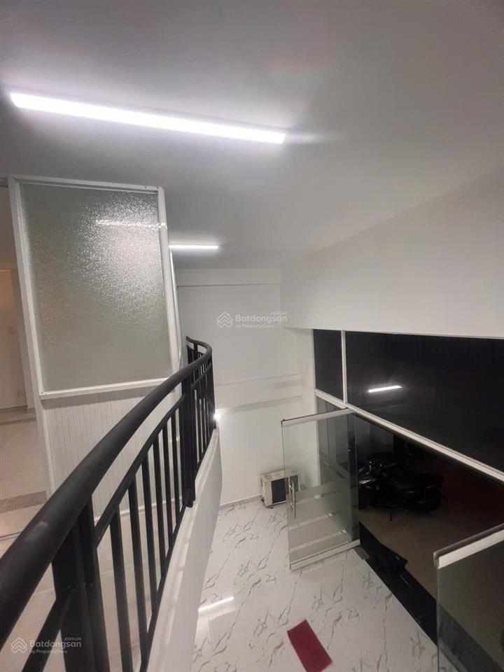 Cam kết tin chuẩn 100% bán nhà phố khu hưng gia hưng phước, có thang máy