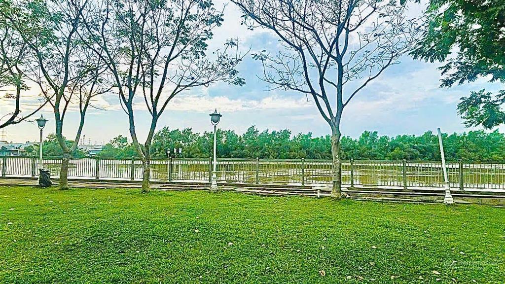 Cam kết thông tin chuẩn giảm giá bán gấp biệt thự nở hậu có hồ bơi, thang máy cách phú mỹ hưng 2km