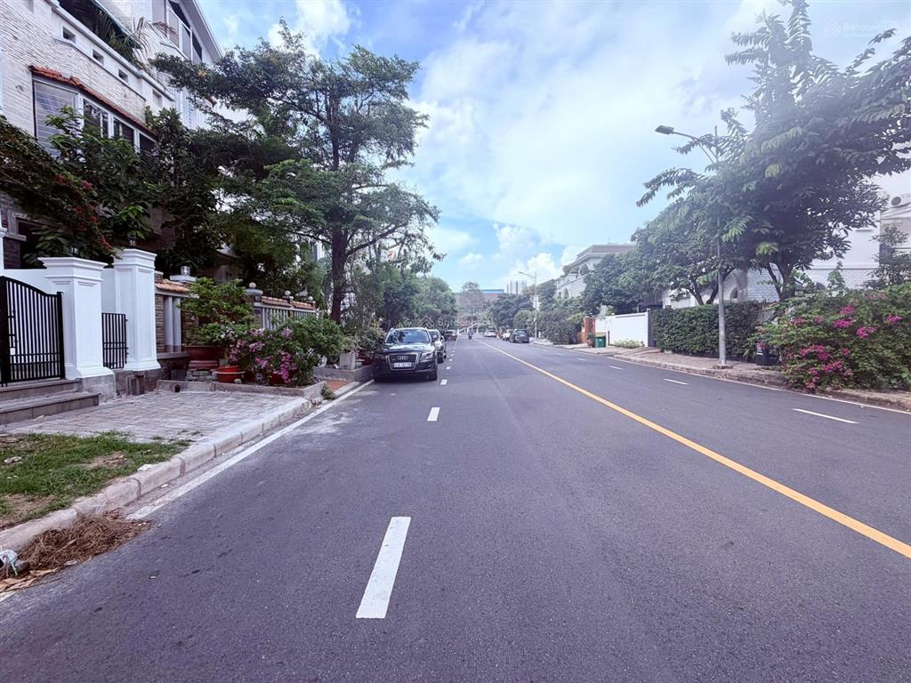 [cam kết thông tin chuẩn] chủ thiện chí bánbiệt thự nam đô 2 mặt tiền đường số 19, phú mỹ hưng