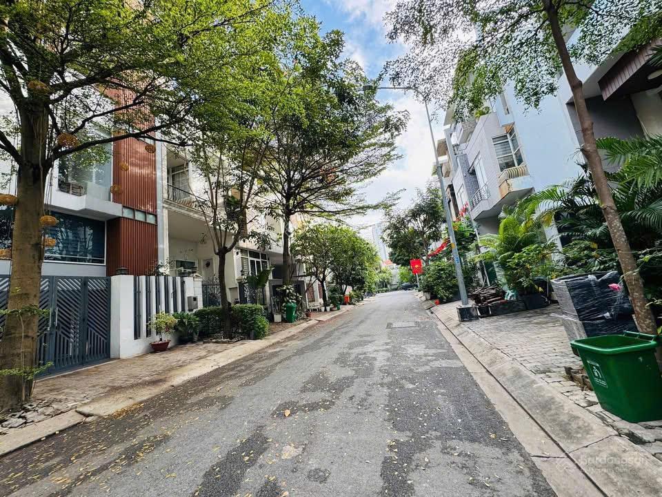 Cam kết thông tin chuẩn rẻ hơn thị trường 2 tỷ  bán gấp lô đất 6x21m liền kề phú mỹ hưng