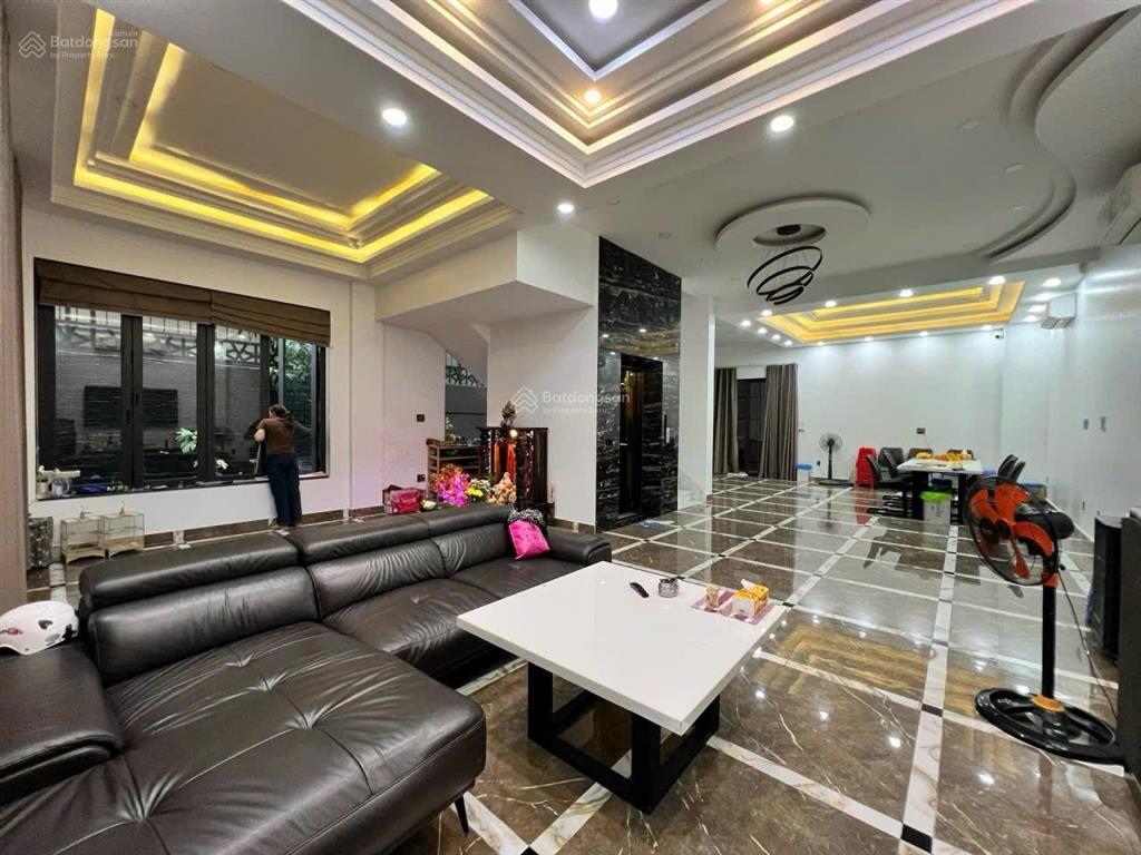 Cho thuê biệt thự kdc him lam  tân hưng  q7