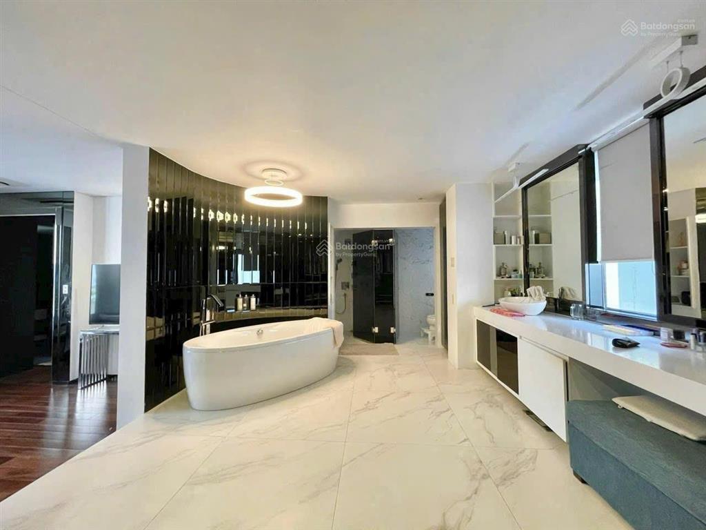 Biệt thự đẹp có hồ bơi  phú mỹ hưng